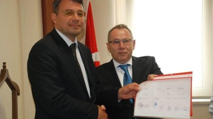 Silifke Belediye Başkanı Mustafa Turgut Mazbatasını Aldı