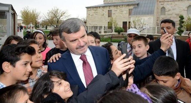 Aky&uuml;rek: &ldquo;bir İnsanı Kurtarmak, T&uuml;m İnsanlığı Kurtarmak Gibidir&rdquo; 1