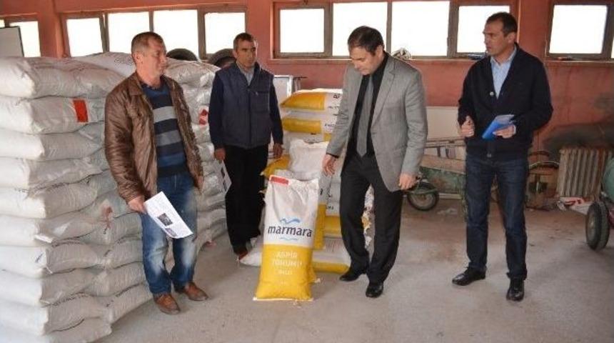 Niğde&rsquo;de 81 &Ccedil;ift&ccedil;iye 9 Ton Aspir Tohumu Dağıtıldı