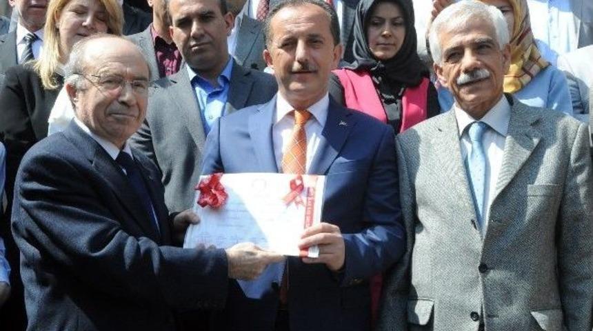 Lokman &Ccedil;ağırıcı Mazbatasını Davul Zurna İle Aldı