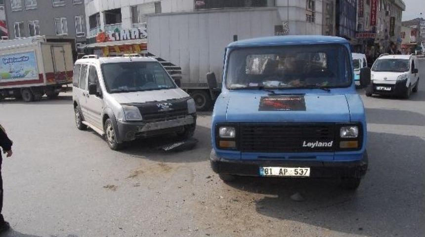 D&uuml;zce&rsquo;de Kaza: 2 Yaralı