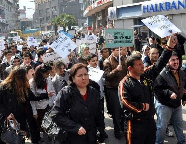 Dünya Otizm Farkındalık Günü İçin Yürüdüler