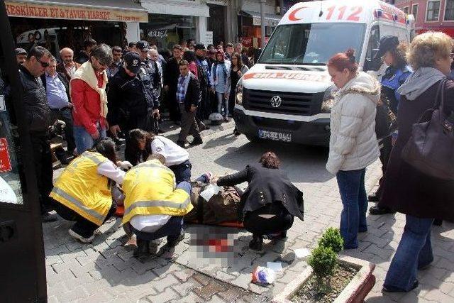 Halk Otobüsünün Altında Kaldı