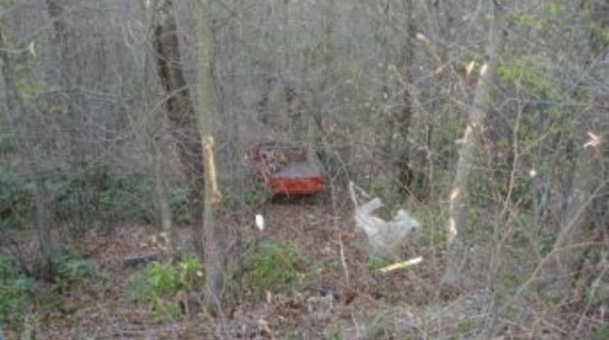 Trakt&ouml;r Şarampole Yuvarlandı: 2 Yaralı