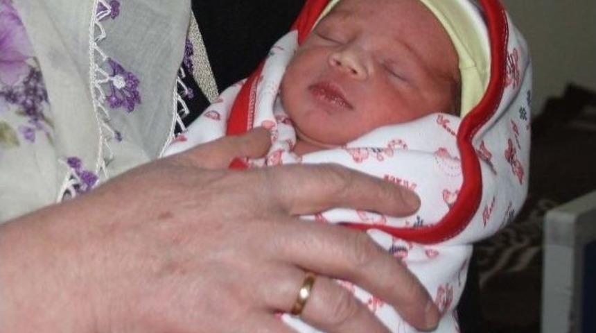 Muş&rsquo;ta Rıdvan Bebek 4.4.2014'te Doğdu