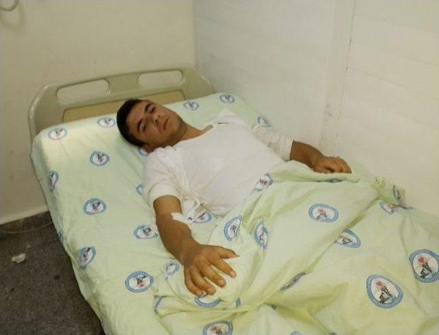 &Ouml;ğrenci Taşıyan K&ouml;y Minib&uuml;s&uuml; Kaza Yaptı: 11 Yaralı 1