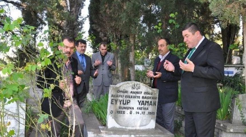 Tekin&rsquo;den Merhum Belediye Başkanlarının Kabirlerine Ziyaret