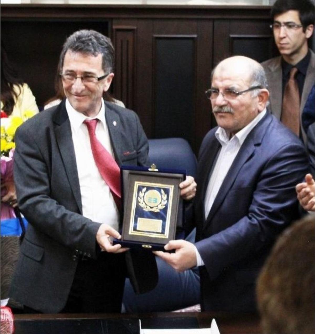 Edremit Belediye Başkanı Kamil Saka G&ouml;reve Başladı