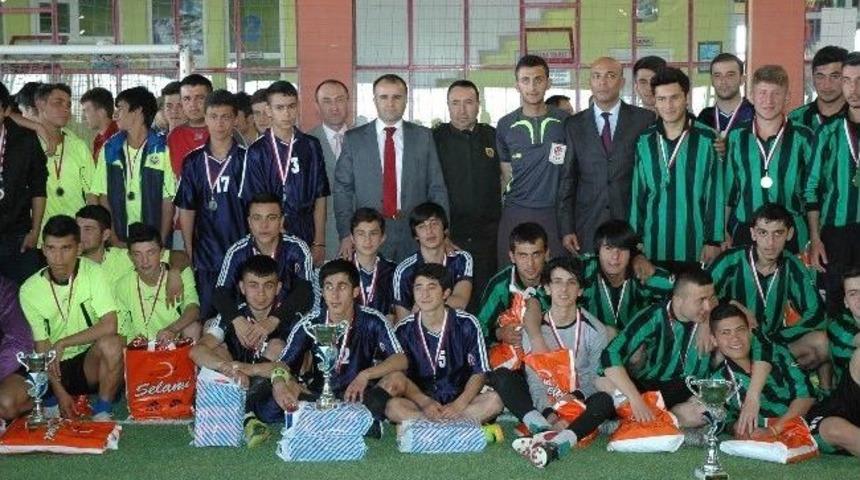 Karaman&rsquo;da &ldquo;emniyet'ten Bir Yıldız Doğuyor&rdquo; Futbol Turnuvası Sona Erdi
