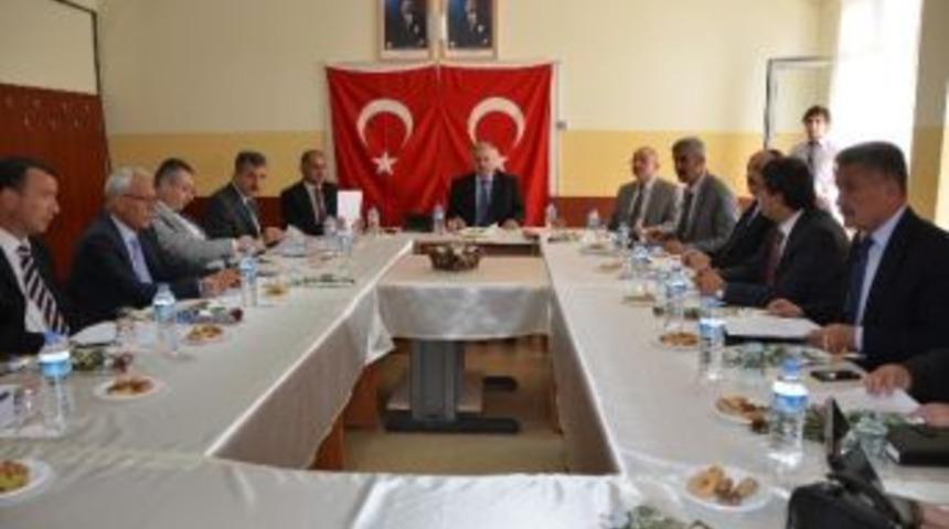 G&uuml;l, İl&ccedil;e Milli Eğitim M&uuml;d&uuml;rleri Toplantısına Başkanlık Yaptı