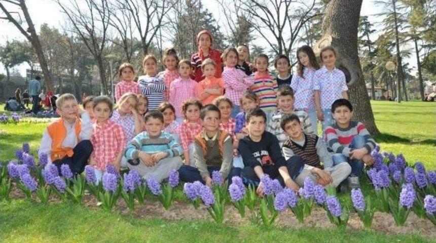 Ba&uuml;'den 'tozlu Raflardan Minik Ellere' Projesi