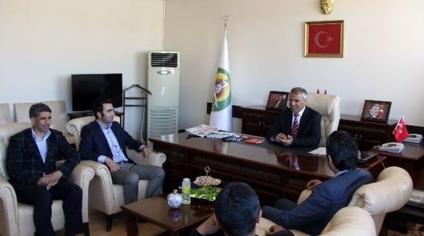 Barakazi Tebrikleri Kabul Etmeye Devam Ediyor