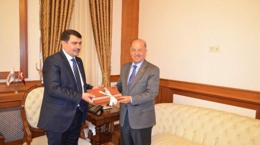 Kırıkkale Valisi Ali Kolat&rsquo;tan Malatya Valisi Vasip Şahin'e Ziyaret