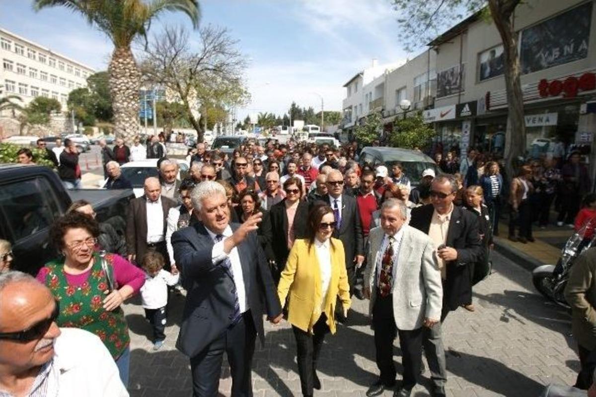 &Ccedil;eşme'nin Yeni Başkanı Dalgı&ccedil; Koltuğuna Oturdu