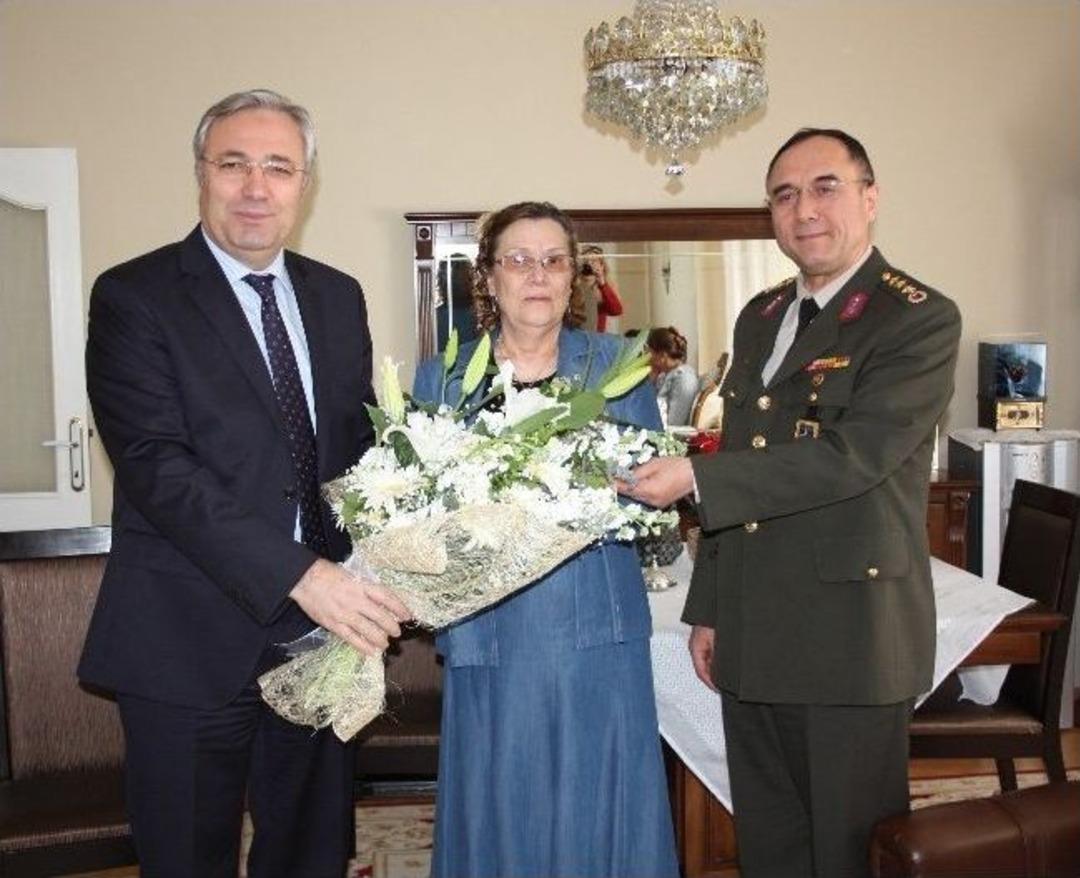 61 Yıl Sonra Gelen Bayrak