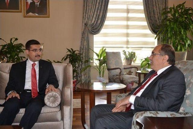 M&uuml;siad Manisa Şube Y&ouml;netimi Vali Savaş&rsquo;ı Ziyaret Etti 2