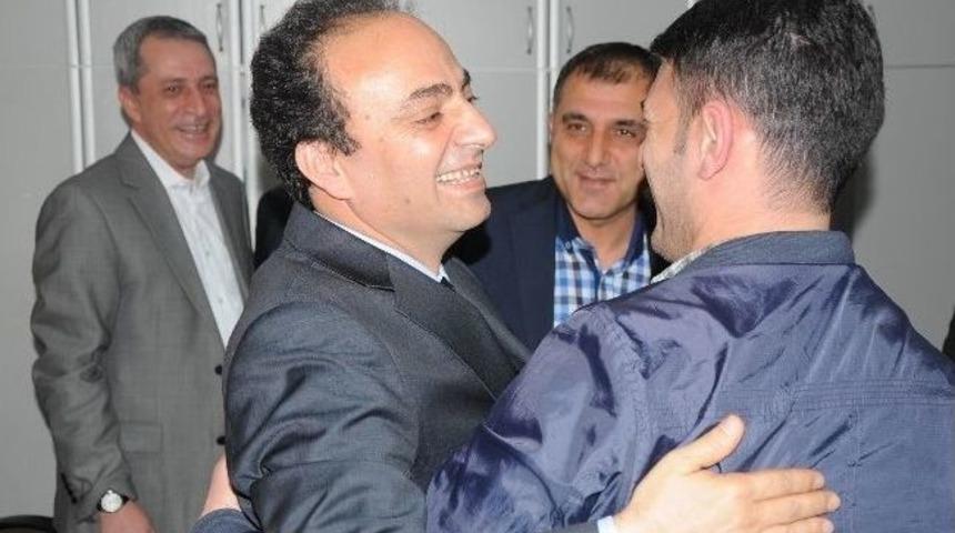 Baydemir Mesai Arkadaşlarıyla Vedalaştı