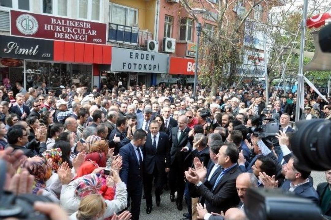 Balıkesir'de Ak Partili Başkanlar Mhp'li Başkandan Makamı Devraldı