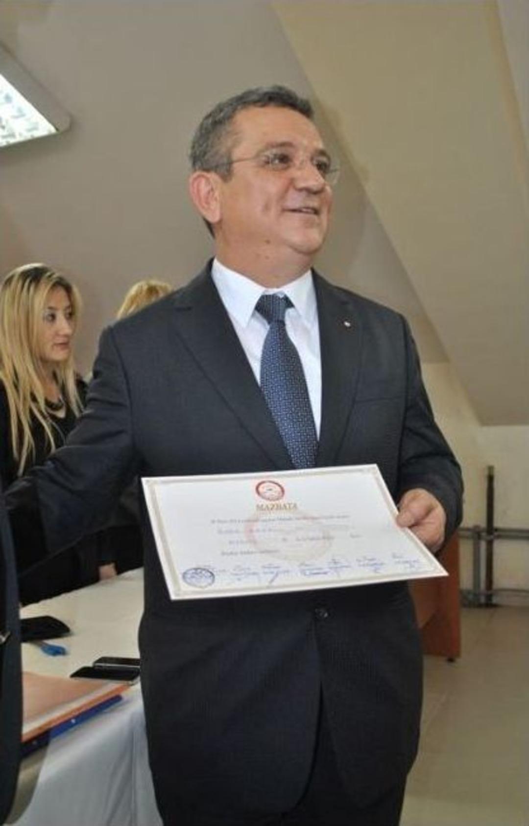 &Ouml;zer Kayalı Mazbatasını Aldı