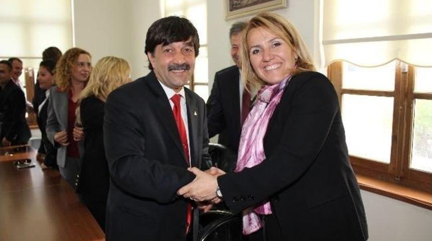 Karaosmanoğlu Ve Akg&uuml;l Sibel Uyar&rsquo;ı Ziyaret Ederek Başarılar Dilediler