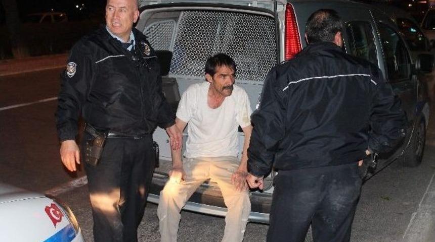 Ehliyetsiz S&uuml;r&uuml;c&uuml; Yakalanınca &ldquo;sigara Krizine Girdim&rdquo; Dedi