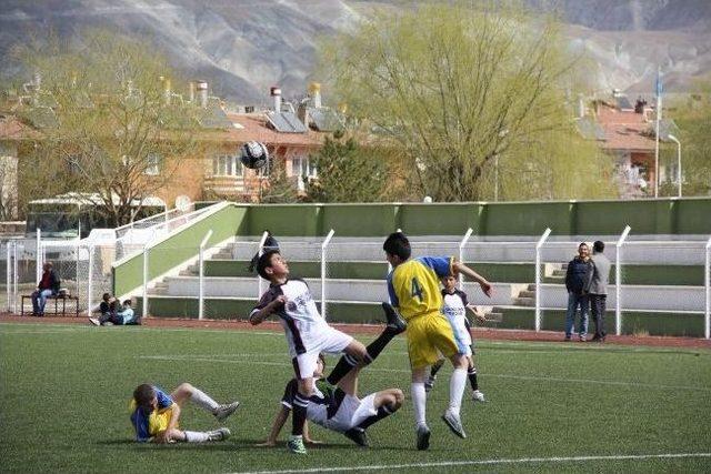 Küçükler Futbol Müsabakaları Yapıldı