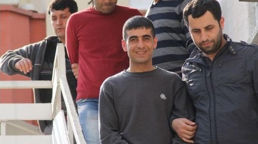 Baca'dan Girip 27 Bin Dolar &Ccedil;aldı, "&ouml;r&uuml;mcek Adamım" Dedi