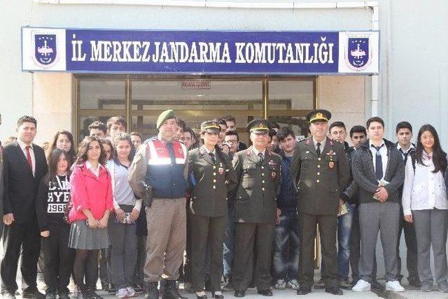 Öğrencilerden Jandarma’ya Ziyaret