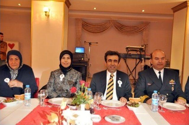 Vali Güzeloğlu Şehit Ve Gazi Polis Ailelerini Yalnız Bırakmadı 1