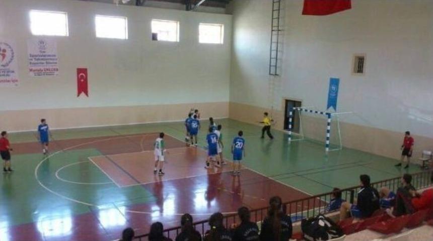 Hentbol Yızldız Kız Ve Yıldız Erkek Yarı Final M&uuml;sabakaları Sona Erdi