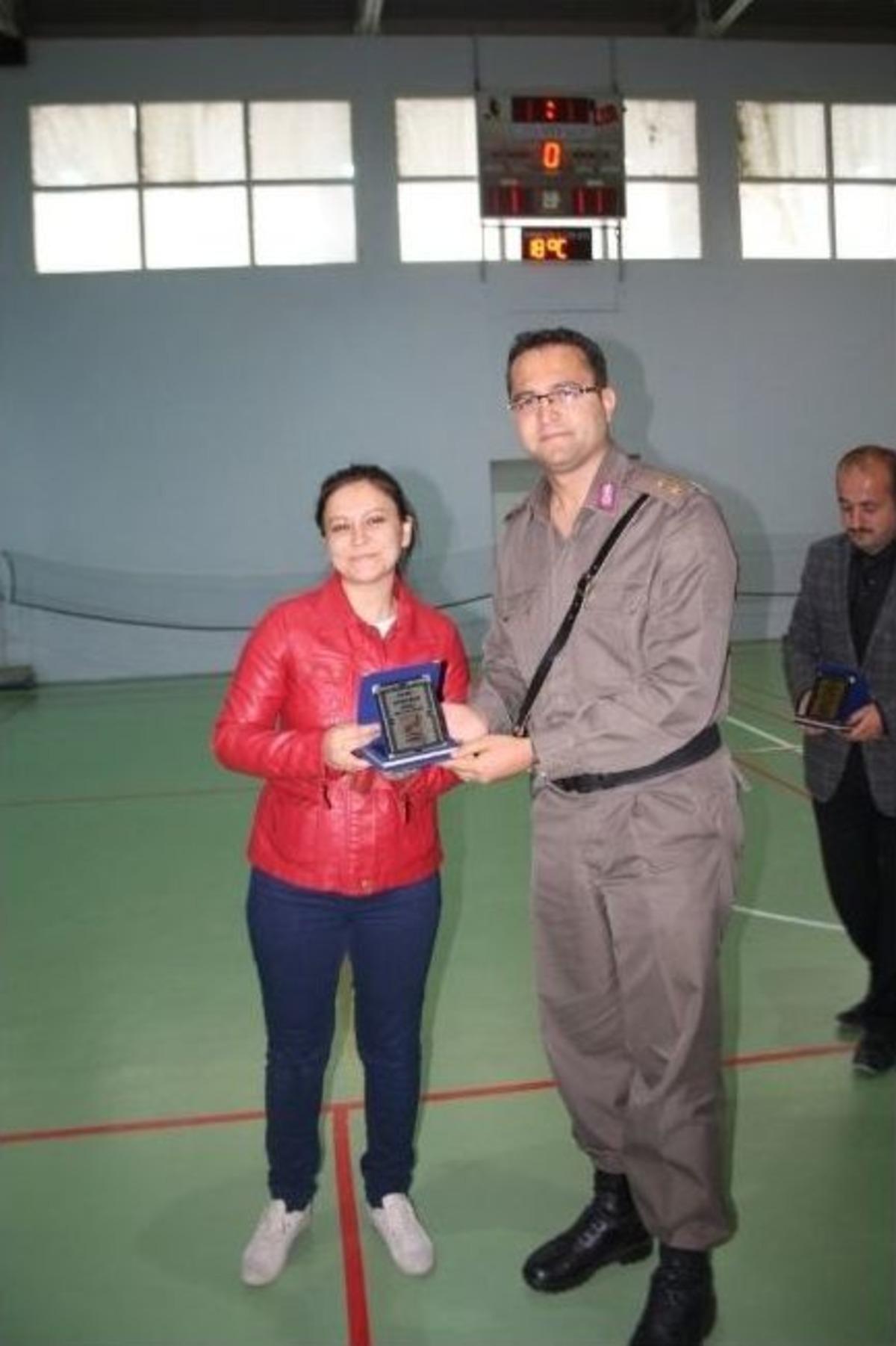 Manisa Selendi De Kaymakamlık Ve İl&ccedil;e Gen&ccedil;lik Ve Spor M&uuml;d&uuml;rl&uuml;ğ&uuml; Tarafından Organize Edilen Kurum &Ccedil;alışanları Arası Masa Tenisi Turnuvası Sona Erdi