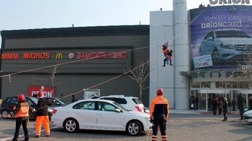 Mahalle Afet G&ouml;n&uuml;ll&uuml;lerinden Kurtarma Tatbikatı