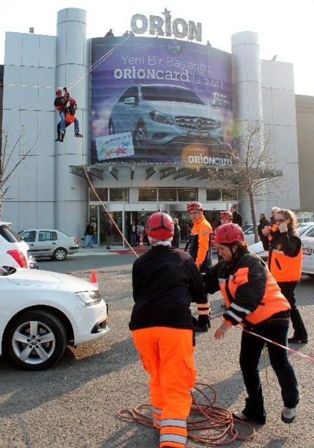 Mahalle Afet Gönüllülerinden Kurtarma Tatbikatı