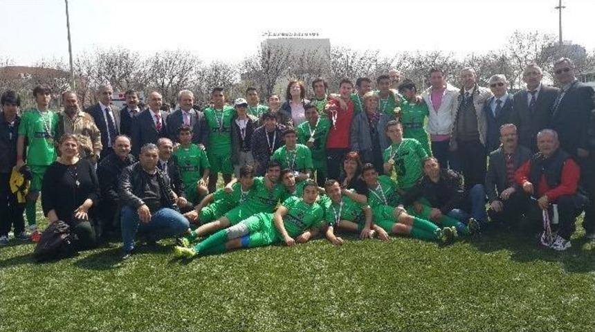Ke&ccedil;i&ouml;ren Kalaba Anadolu Lisesi Futbol&rsquo;da Ankara Şampiyonu Oldu