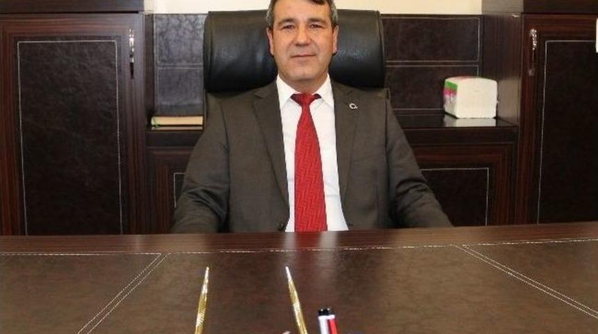 Yeni Başkan Nebi Yılmaz'dan Kapıya Anlamlı Tabela
