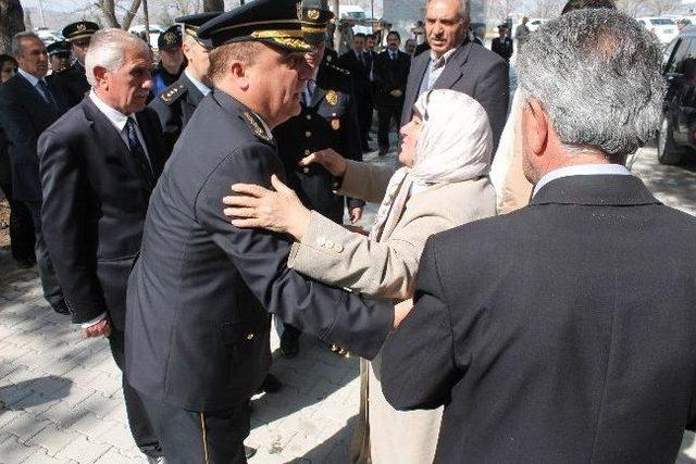 Elazığ Emniyeti Şehitlerini Unutmadı 1