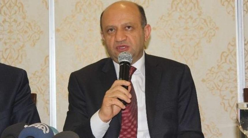 Bakan Fikri Işık Belediye Başkanlarıyla Bir Araya Geldi