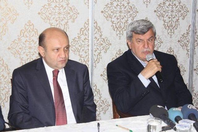 Bakan Fikri Işık Belediye Başkanlarıyla Bir Araya Geldi 1