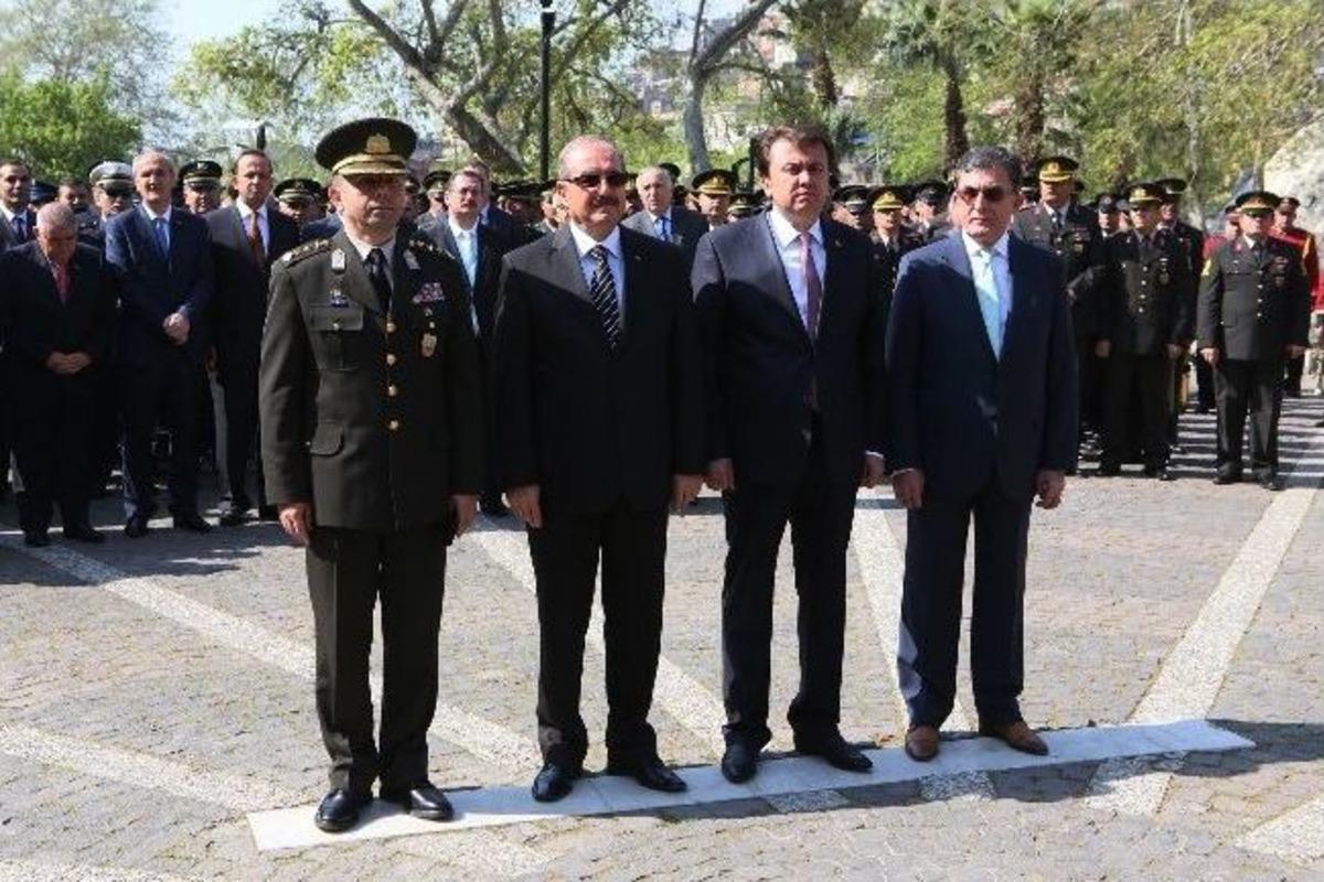5 Nisan Madalya G&uuml;n&uuml;