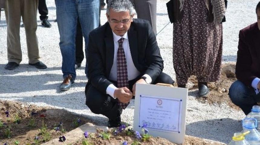 Mazbatasını Babasına Getirdi