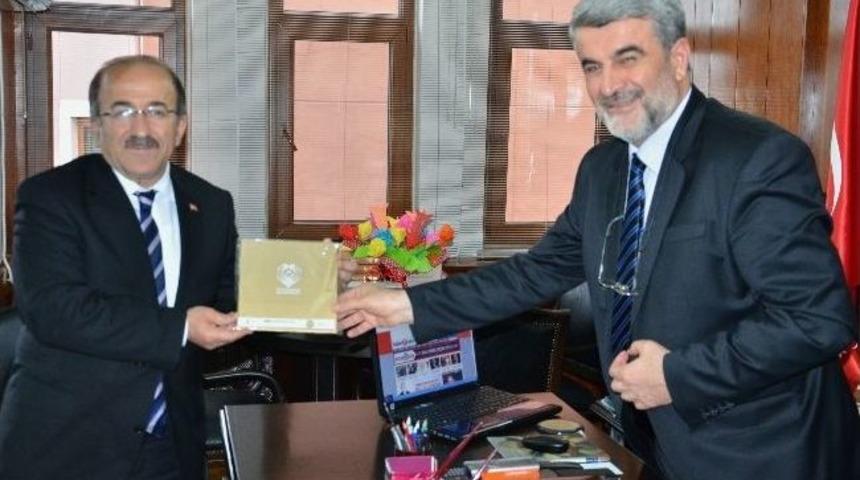 Başkan G&uuml;mr&uuml;k&ccedil;&uuml;oğlu&rsquo;ndan M&uuml;ft&uuml; Demir&rsquo;e Ziyaret