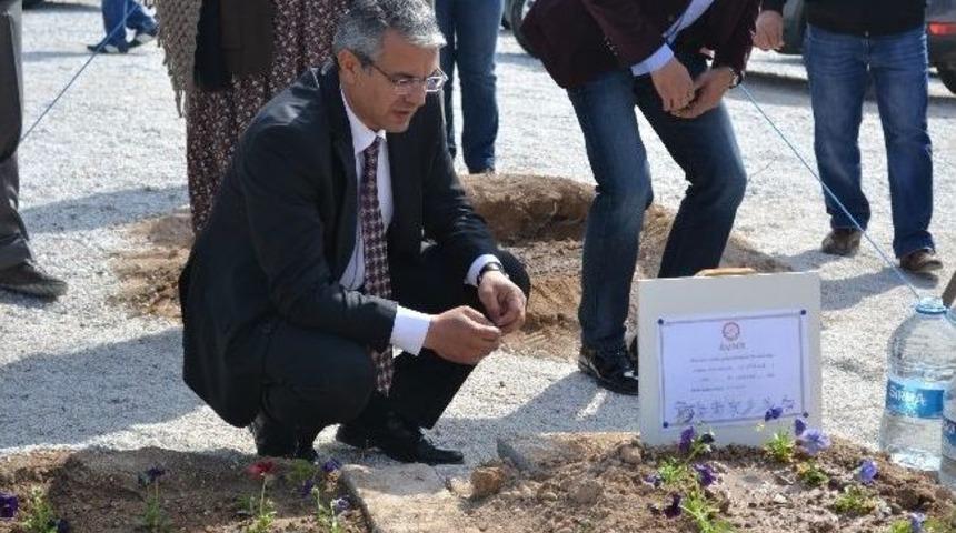 Akpınar Mazbatasını Babasına G&ouml;t&uuml;rd&uuml;: