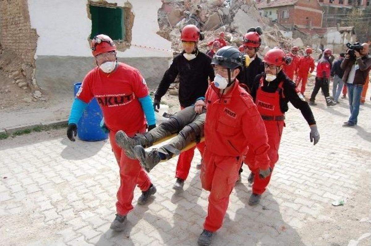 Eskişehir Akut&rsquo;tan Kentsel Arama Kurtarma Eğitimi Ve Enkaz Tatbikatı
