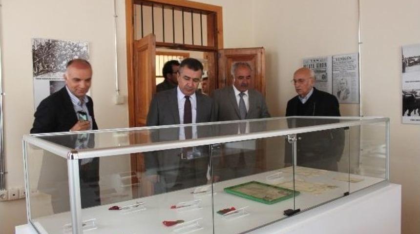 Hatay Valisi M. Celalettin Lekesiz "ilkkurşun M&uuml;zesini" Ziyarette Bulundu