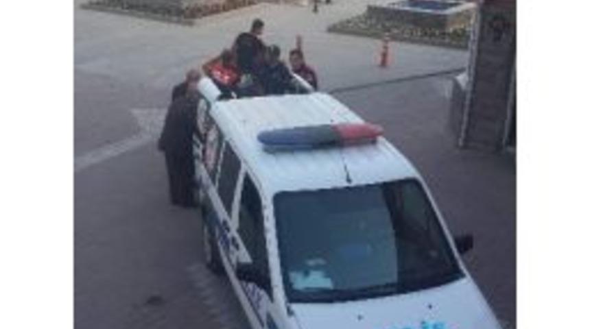 K&ouml;yden Geldi, Şehir&rsquo;de Kayboldu