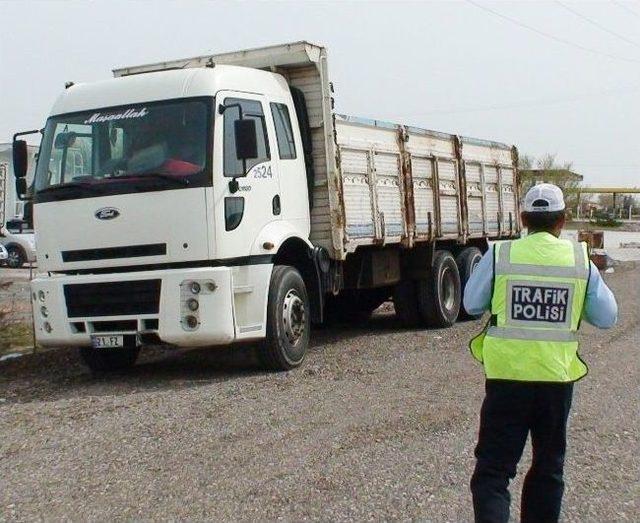 (&ouml;zel Haber) Kamyondan 11 Kilo Toz Esrar &Ccedil;ıktı 1