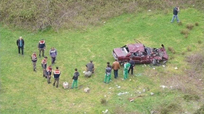 Otomobil Şarampole U&ccedil;tu: 4 Yaralı