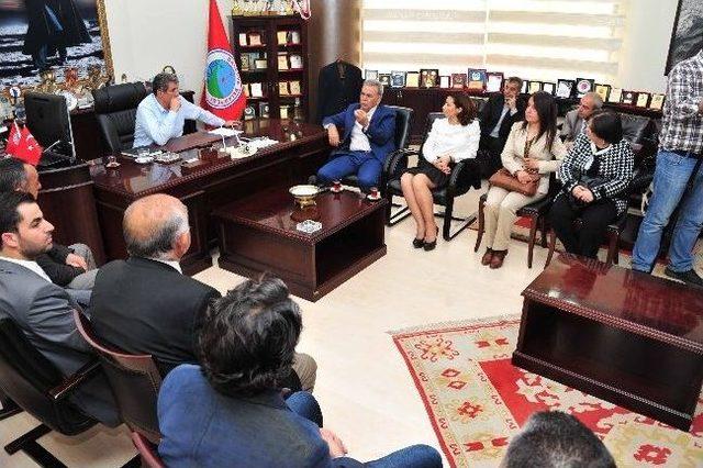 İzmir B&uuml;y&uuml;kşehir Belediye Başkanı Aziz Kocaoğlu: 1