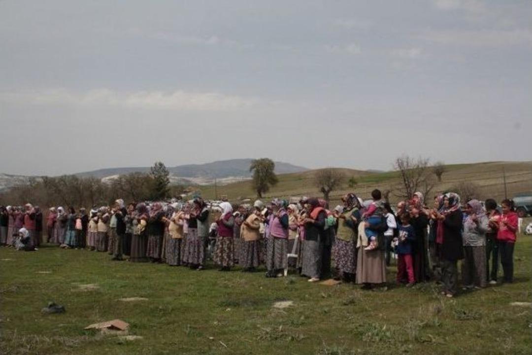 Manisa Yağmur Duasına &Ccedil;ıktı