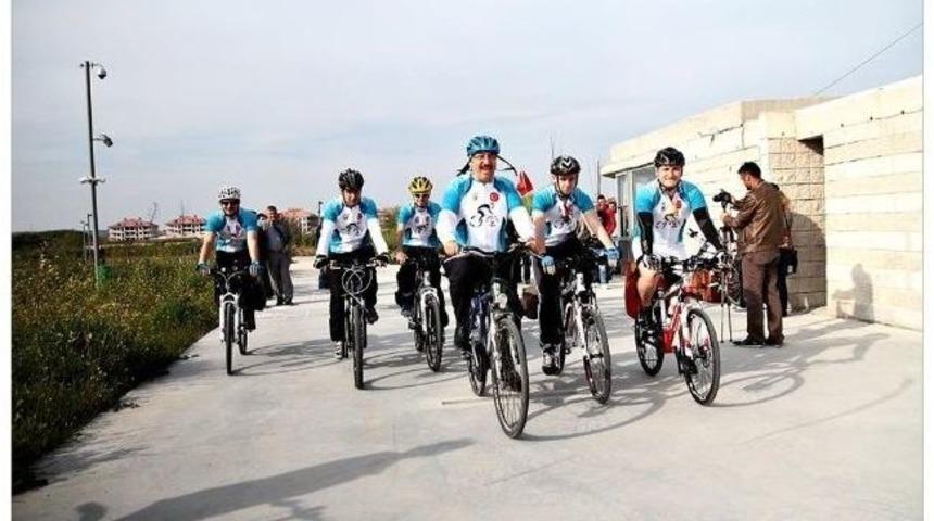 L&uuml;leburgaz Bisiklet Derneği Şehitlere Saygı İ&ccedil;in Yola &Ccedil;ıktılar